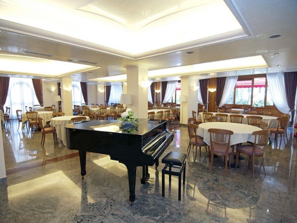 Hotel Apeneste Mattinata Kültér fotó