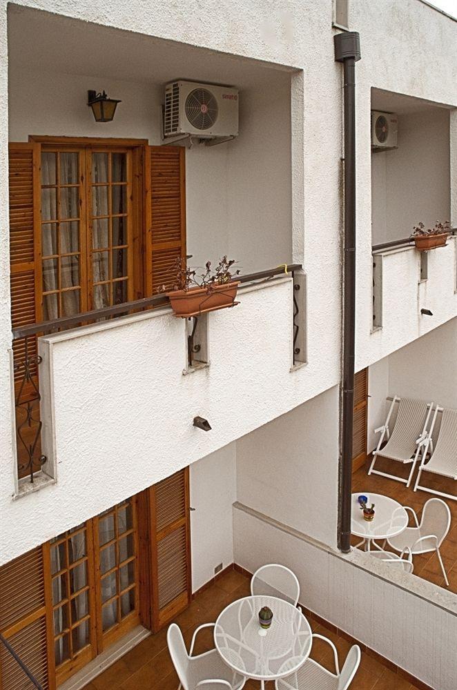 Hotel Apeneste Mattinata Kültér fotó