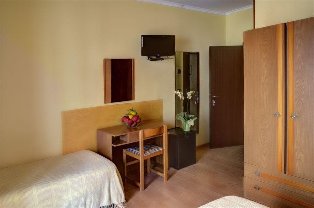 Hotel Apeneste Mattinata Kültér fotó