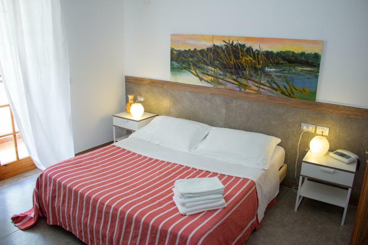 Hotel Apeneste Mattinata Kültér fotó