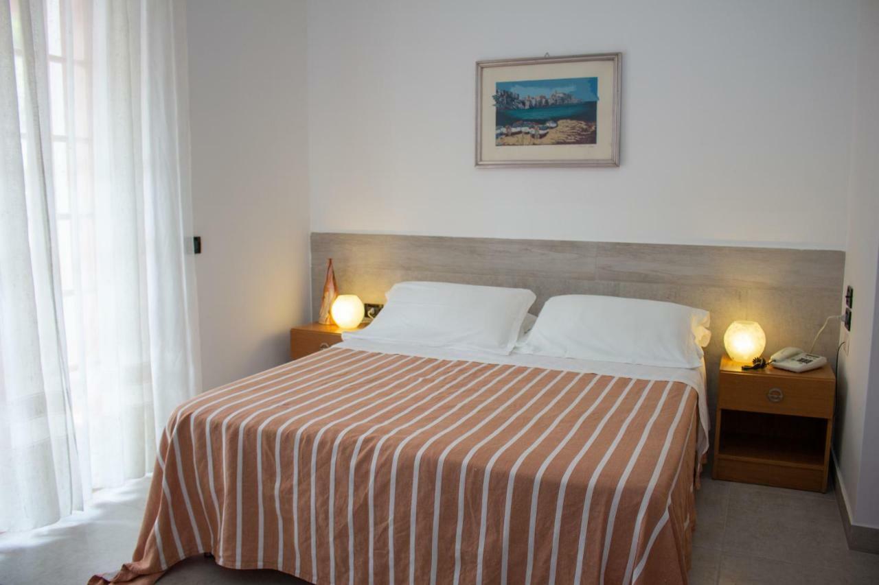 Hotel Apeneste Mattinata Kültér fotó